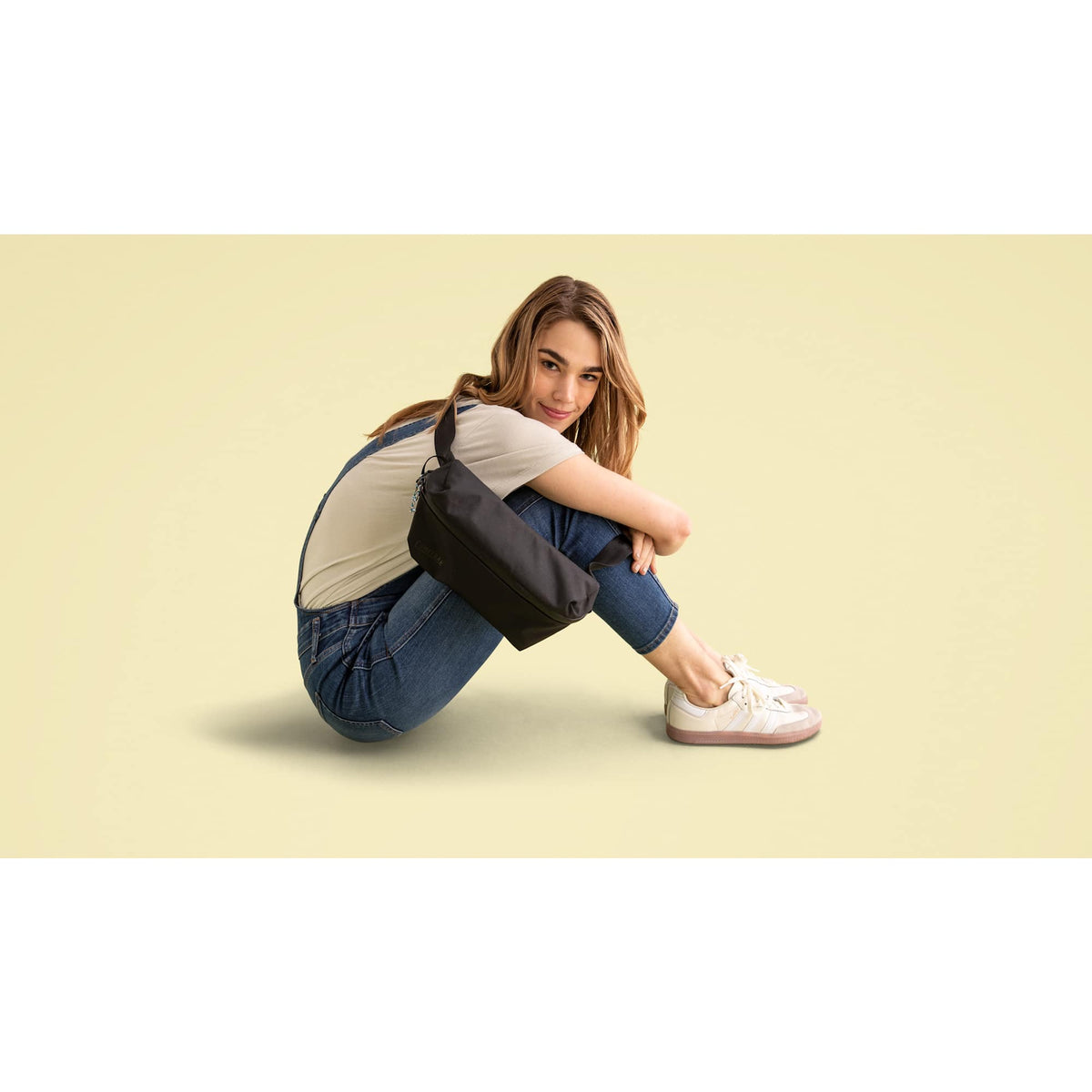 CamelBak Pivot Belt Sling in Recycled Polyester Embroidery - Black - Front Lifestyle 3