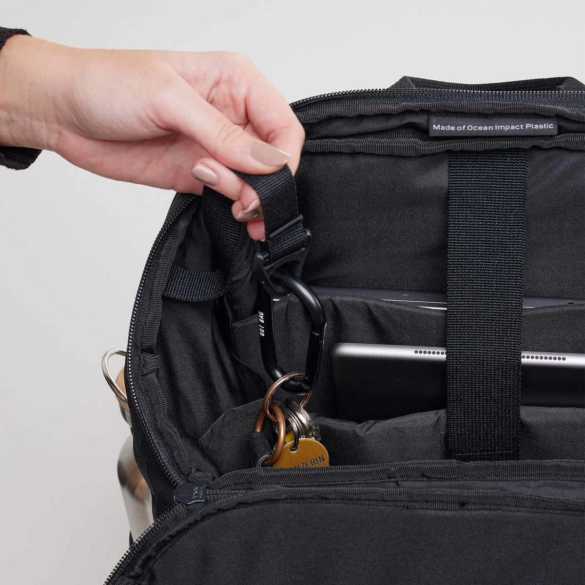 GOT BAG Pro Pack in Recycled Ocean Plastic, 25L Transfer - Black - Photo 3