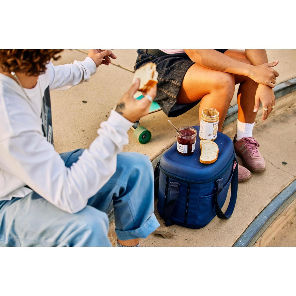 Hydro Flask Carryout Clamshell Cooler, 15 L Transfer - Harbor Blue - View 6