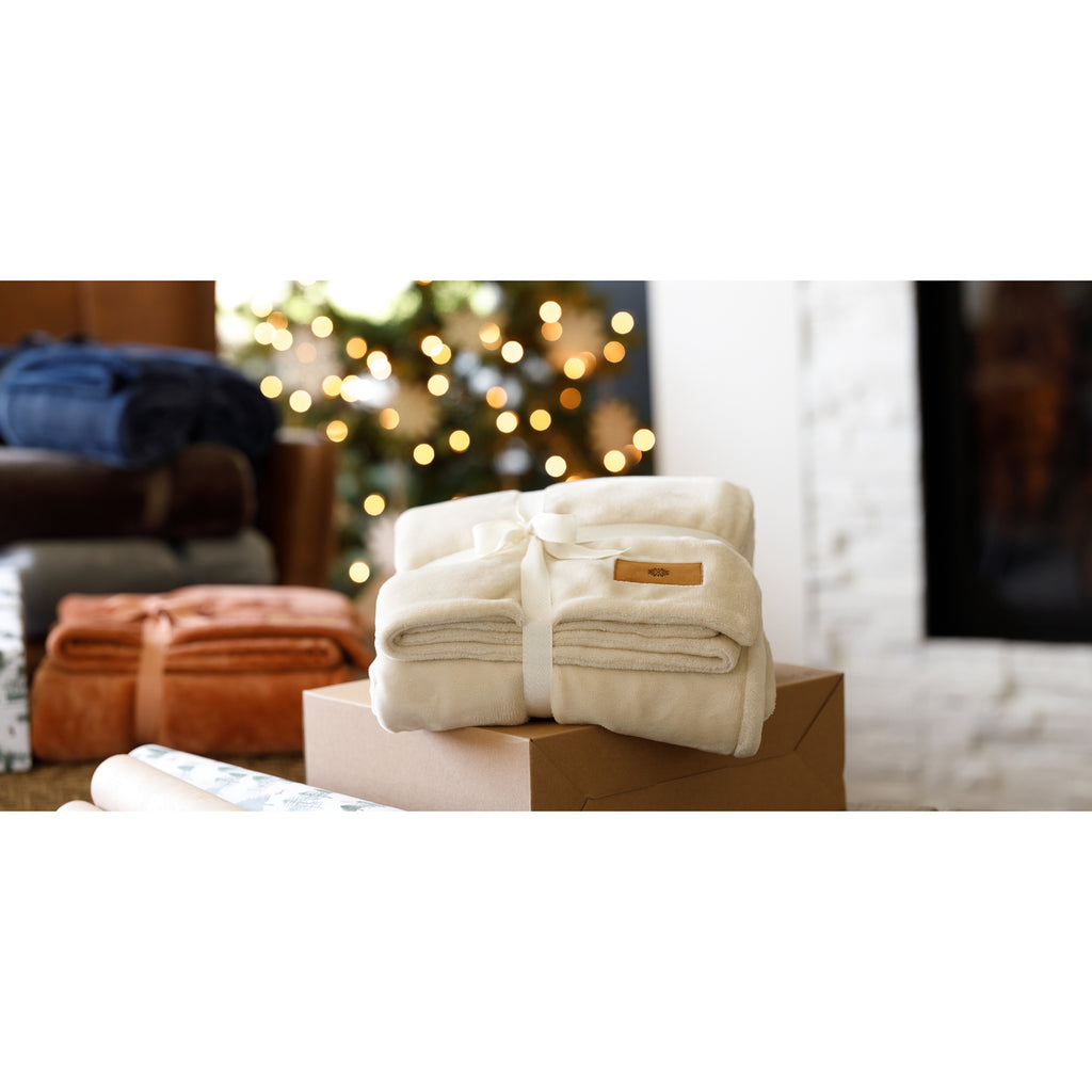 Mink Ever Soft Throw Blanket in Recycled Polyester Laser Engraving - Chalk - View 3