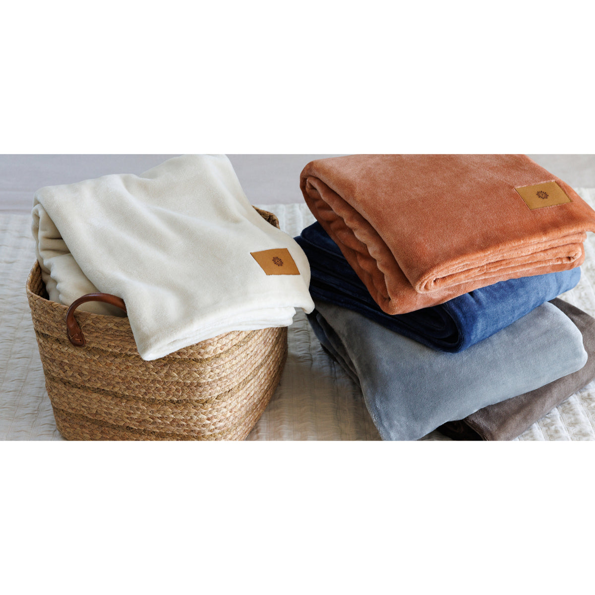 Mink Ever Soft Throw Blanket in Recycled Polyester Laser Engraving - Chalk - View 4